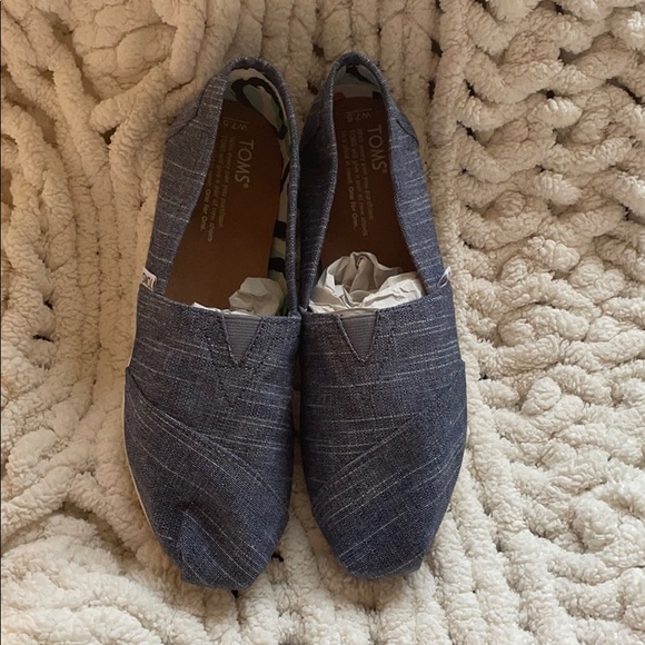 Toms Shoes - TOMS